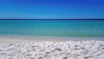 水彩海滩家庭，配有度假村设施通行证 - 靠近海边-可容纳8人