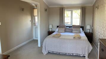 1 多间卧室、熨斗/熨衣板、免费 WiFi、床单