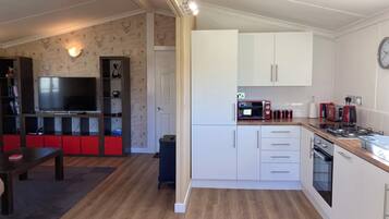 冰箱、微波炉、烤箱、炉灶