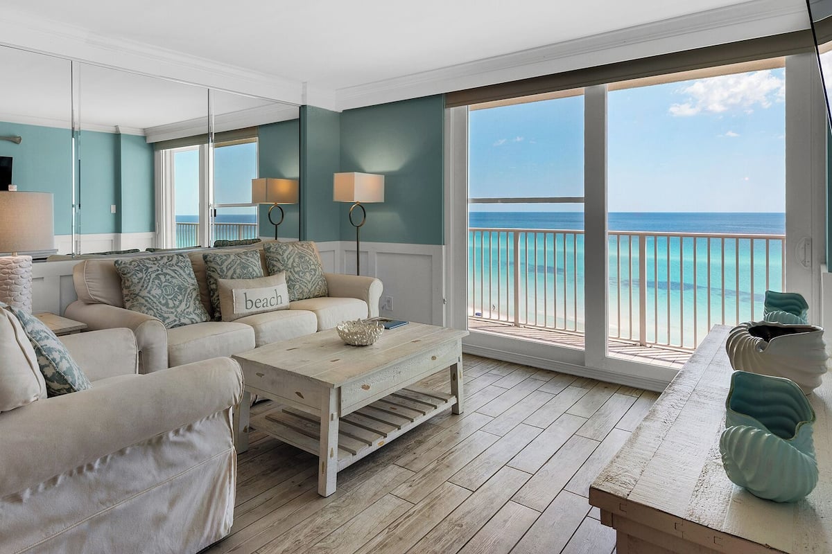 Condo, Multiple Beds, Balcony, Ocean View (BeachCrest 604) | Living area | 42-inch flat-screen TV with digital channels