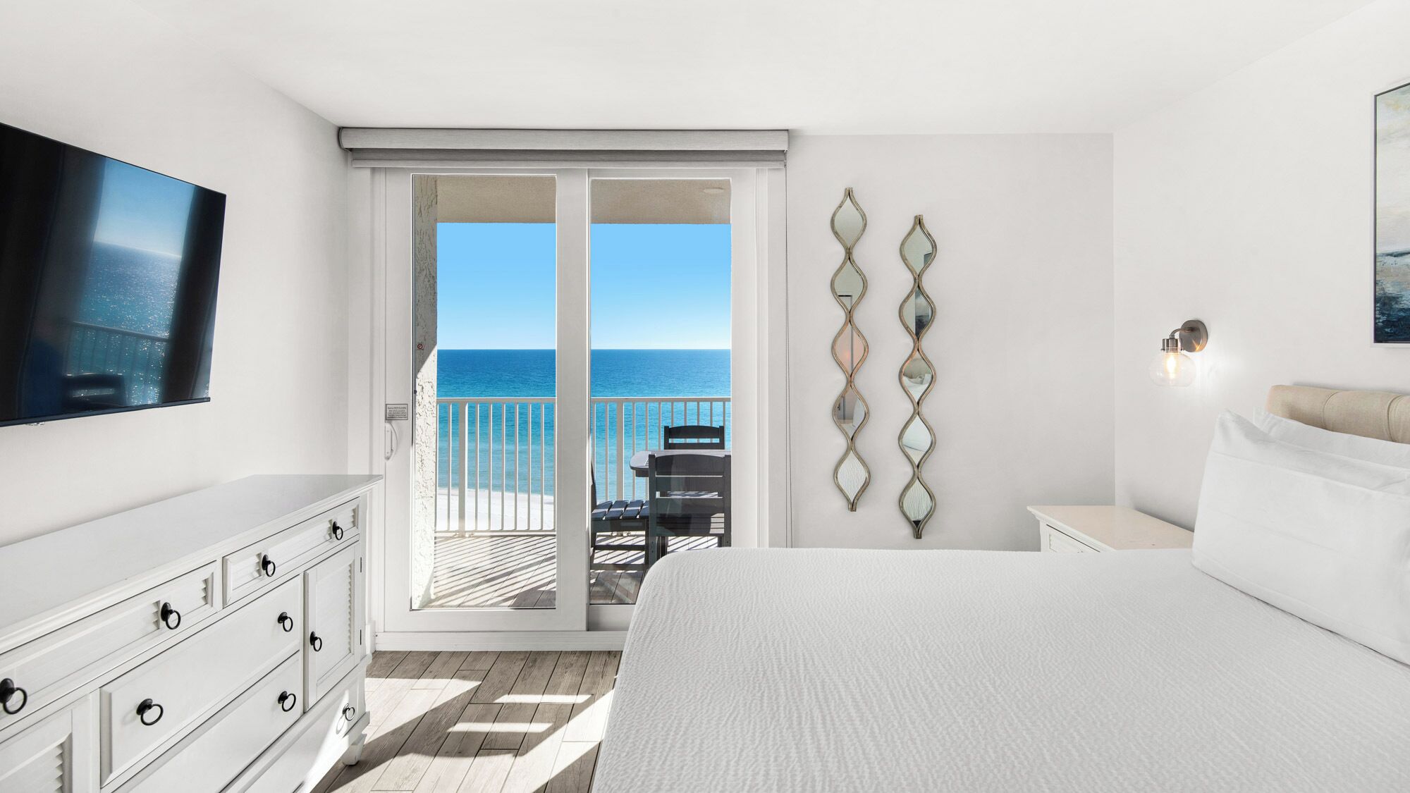 Condo, Plusieurs lits, balcon, vue sur l’océan (BeachCrest 604) | 2 chambres, décor unique, ameublement unique, fer et planche à repasser