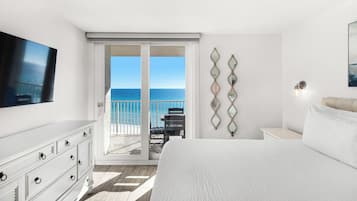 Condo, Plusieurs lits, balcon, vue sur l’océan (BeachCrest 604) | 2 chambres, décor unique, ameublement unique, fer et planche à repasser