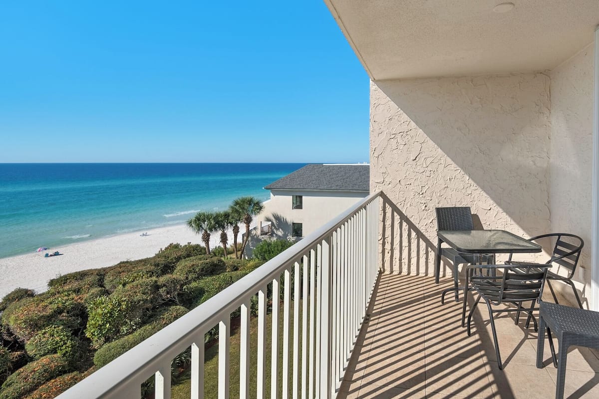 Condo, Multiple Beds, Balcony, Ocean View (BeachCrest 404) | Outdoor dining