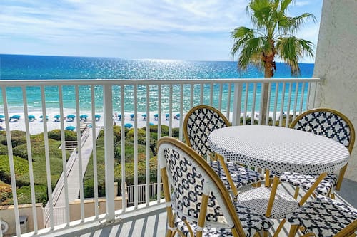 Apartment, Mehrere Betten, Balkon, Meerblick (BeachCrest 402) | Speisen im Freien
