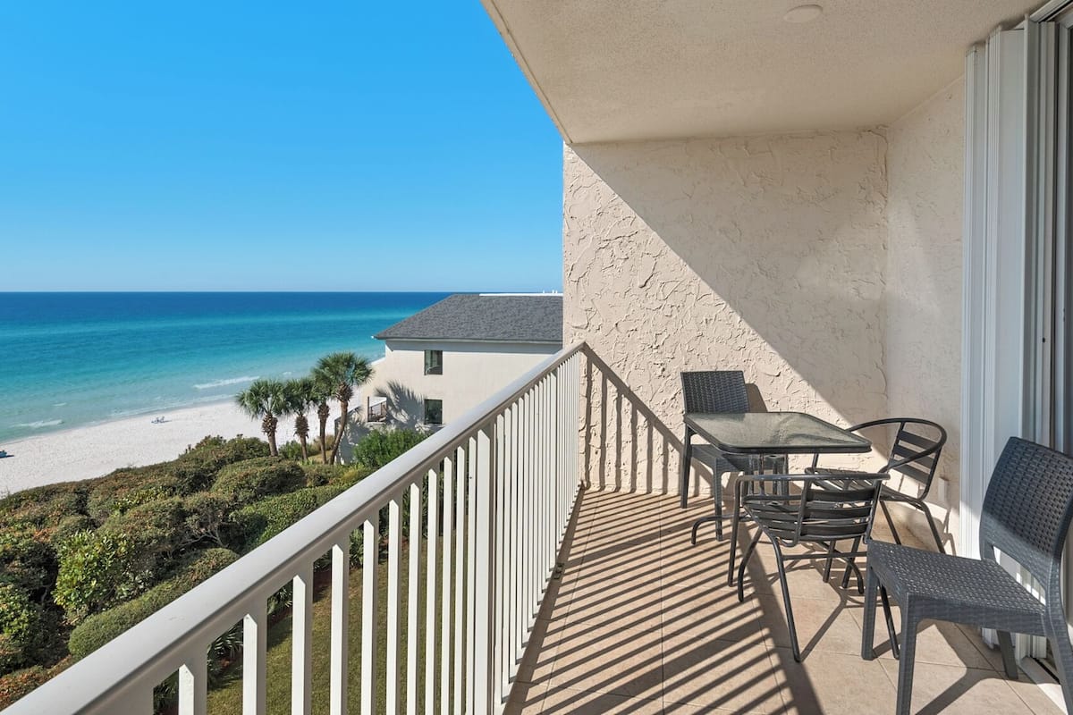 Condo, Multiple Beds, Balcony, Ocean View (BeachCrest 404) | Outdoor dining