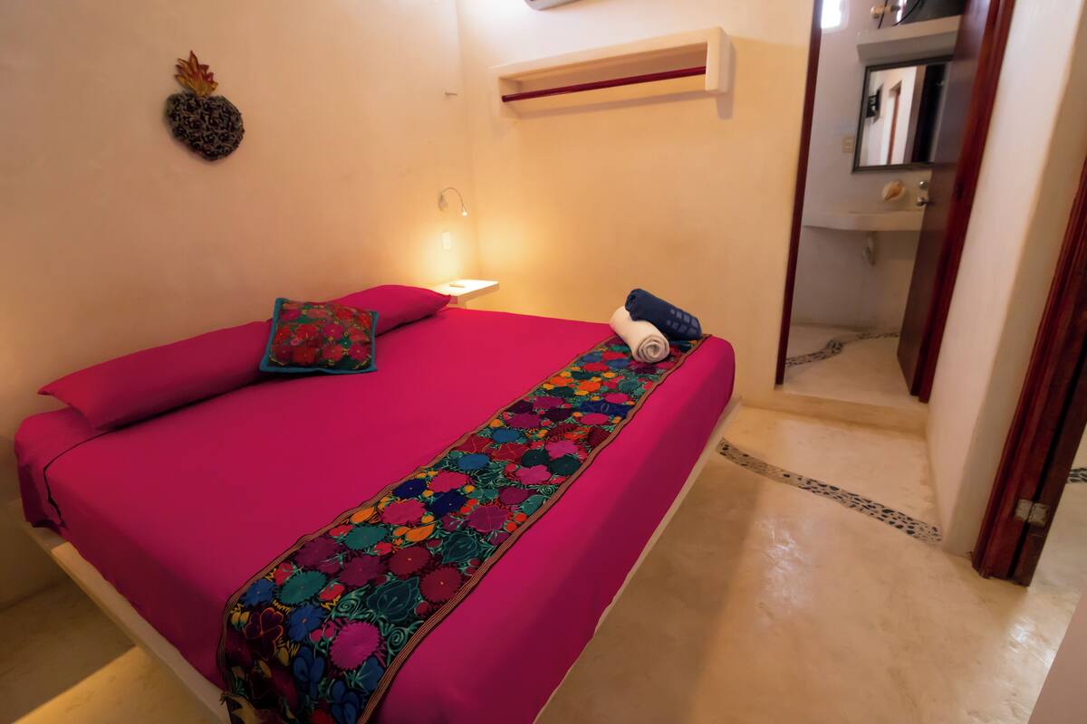 Suite Deluxe, vista città | 1 camera, copriletto in piuma, minibar, Wi-Fi gratuito