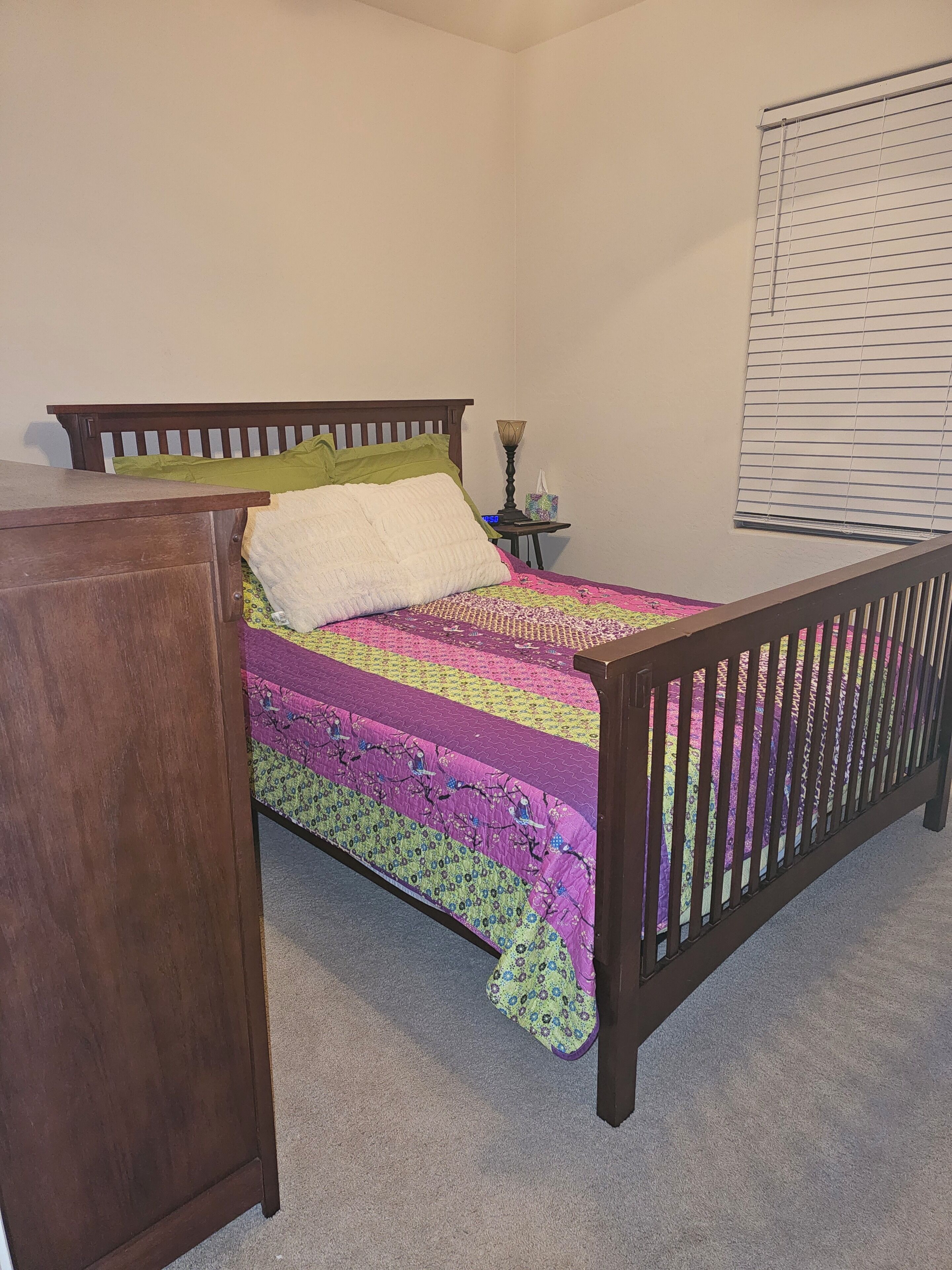 Room 1 for Rent in House, Community Pool Access