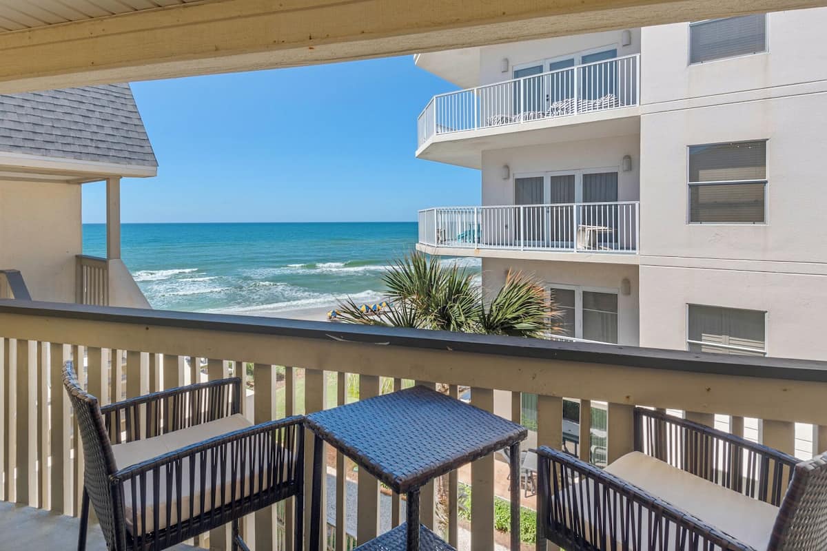 Appartement, Meerdere bedden, balkon, uitzicht op zee (Beachside Condo 21) | Terrein van de accommodatie