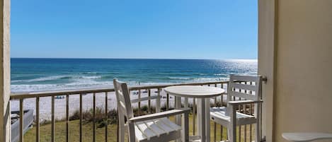 Apartment, Mehrere Betten, Balkon, Meerblick (Beachside Condo 5) | Unterkunftsgelände