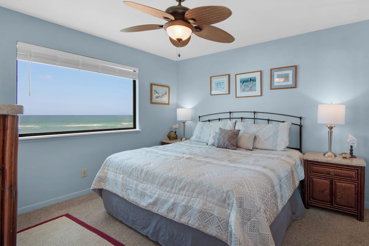 Appart'hôtel, plusieurs lits, balcon, vue océan (Beachside Condo 6) | 1 chambre, décoration personnalisée, ameublement personnalisé