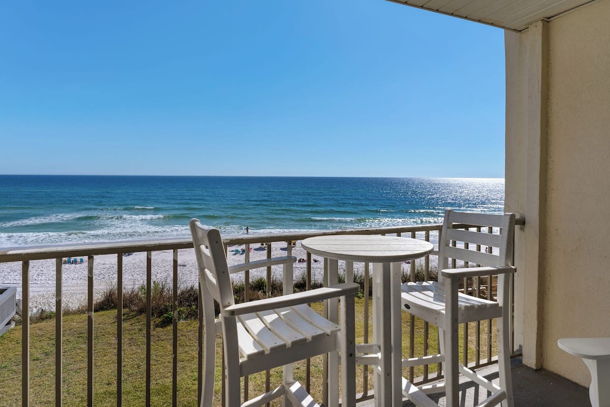 Appartement, Meerdere bedden, balkon, uitzicht op zee (Beachside Condo 5) | Terrein van de accommodatie