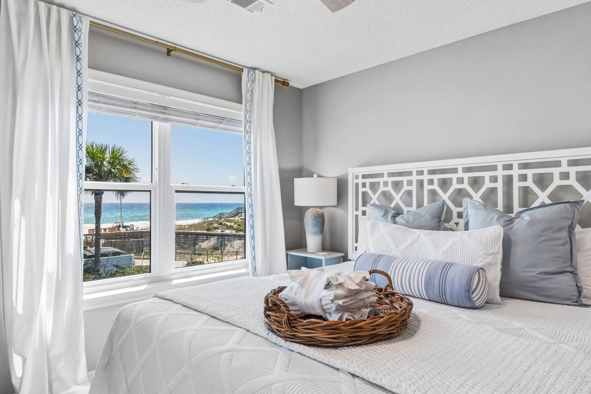 Apartment, Mehrere Betten, Terrasse, Meerblick (Beachside Villas 623) | 2 Schlafzimmer, individuell dekoriert, individuell eingerichtet