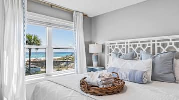 Apartment, Mehrere Betten, Terrasse, Meerblick (Beachside Villas 623) | 2 Schlafzimmer, individuell dekoriert, individuell eingerichtet