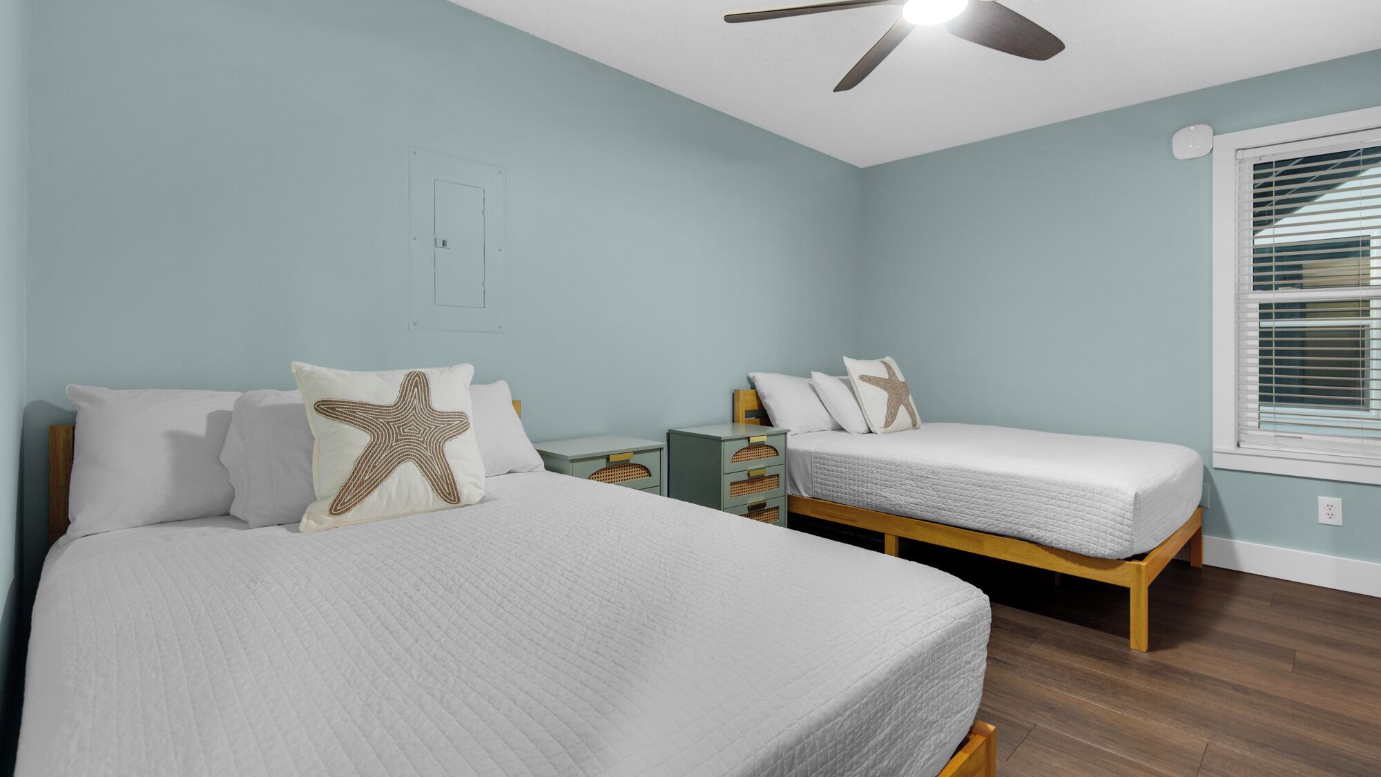 コンドミニアム ベッド (複数台) パティオ ガーデンビュー (Beachside Villas 1013) | 2 室のベッドルーム、客室ごとに異なる装飾、客室ごとに異なるインテリア、ベッドシーツ