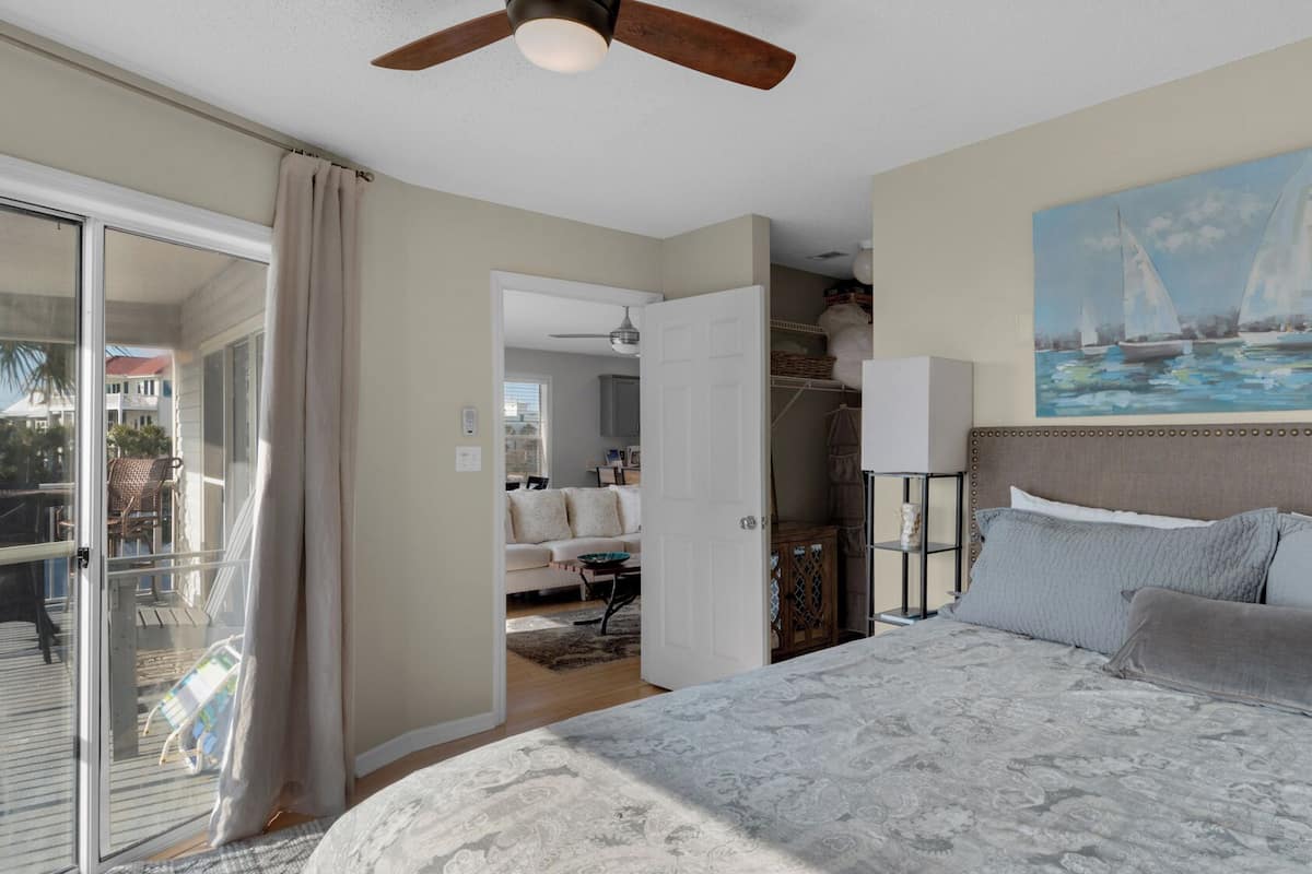 Condo, várias camas, varanda, vista para o oceano (Beachside Villas 621) | 2 quartos, individualmente decorados, individualmente mobiliados