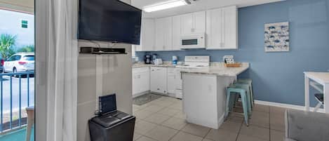 Condo, Multiple Beds, Patio, Garden View (Beachside Villas 513) | Private kitchen