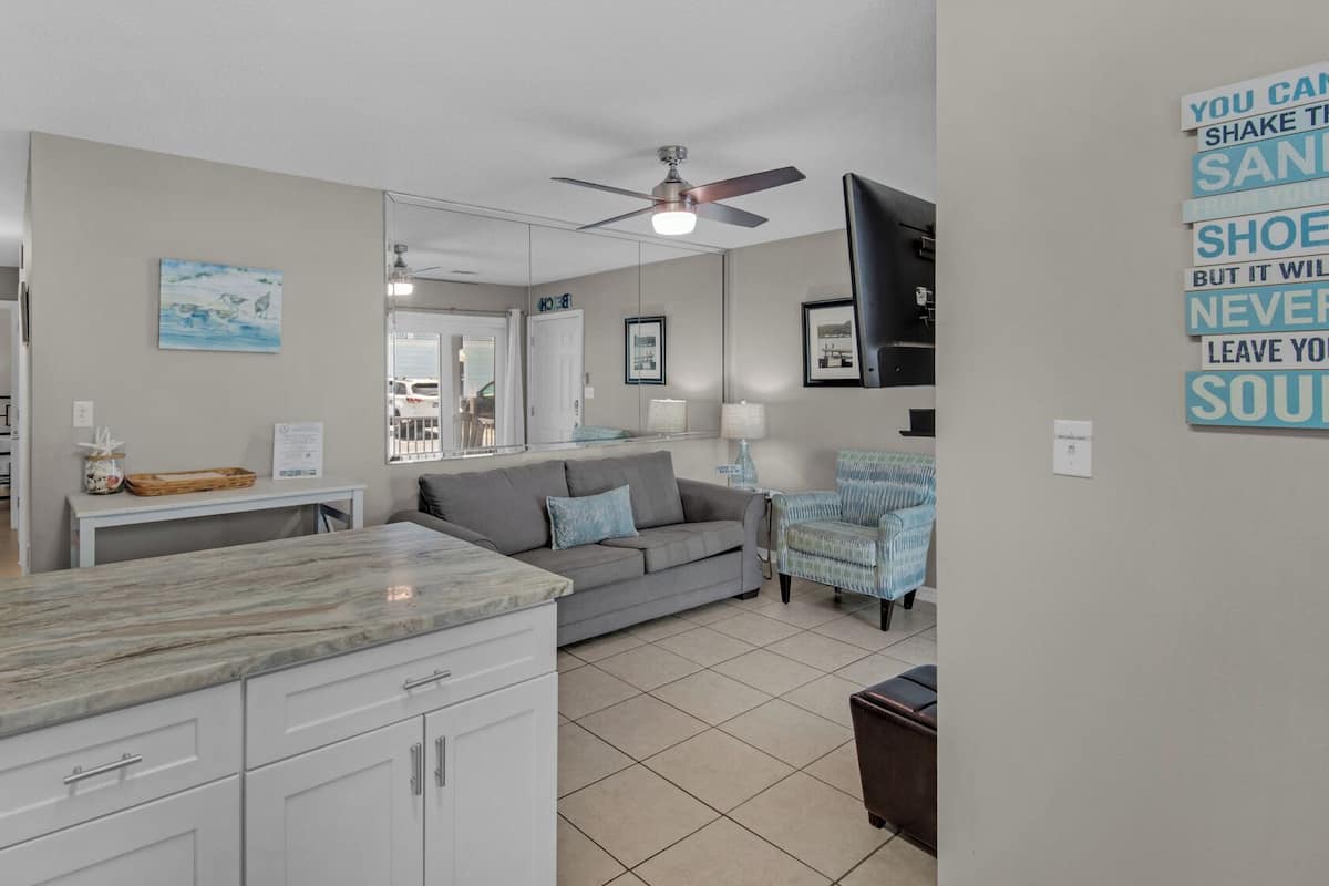 Appartamento, letti multipli, patio, vista giardino (Beachside Villas 513) | Hall