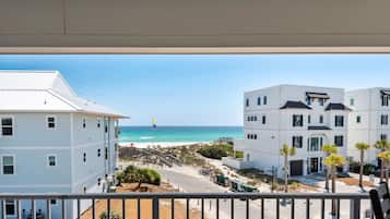 Apartment, Mehrere Betten, Terrasse, Meerblick (Beachside Villas 531) | Unterkunftsgelände