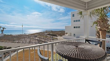 Huoneisto, useita sänkyjä, patio, valtamerinäköala (Beachside Villas 621) | Ulkoalueet