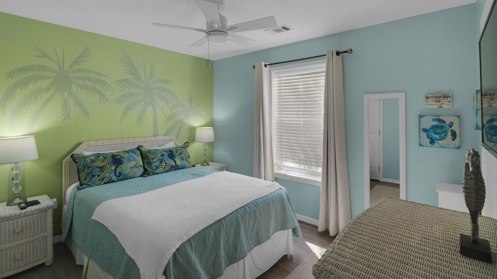 Condo, várias camas, varanda, vista para o jardim (Beachside Villas 714) | 2 quartos, individualmente decorados, individualmente mobiliados