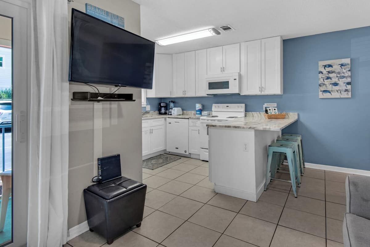 Appart'hôtel, plusieurs lits, patio, vue jardin (Beachside Villas 513) | Cuisine privée | Cafetière/bouilloire