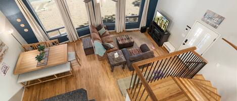 Smart TV, fireplace, books