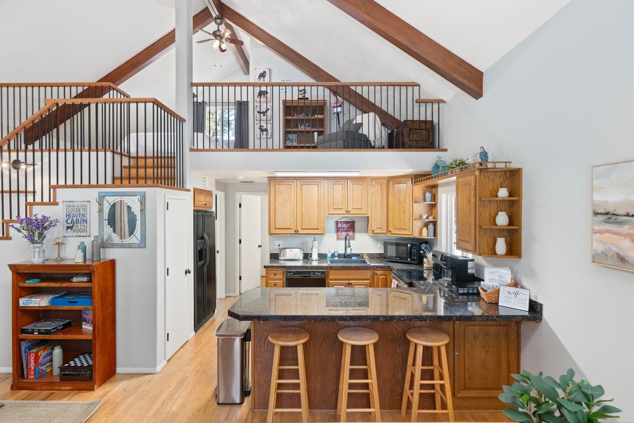 ثلاجة، ميكروويف، فرن، موقد طهي مسطح