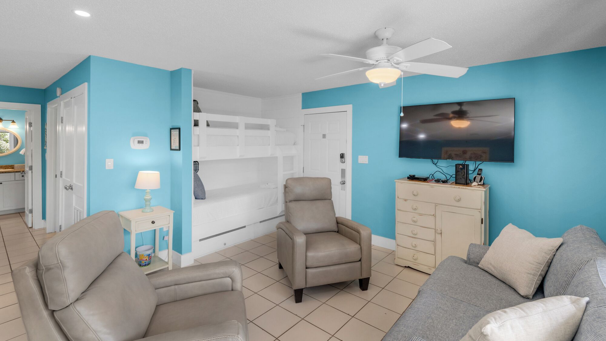 Apartment, Mehrere Betten, Terrasse, Gartenblick (Beachwood Villas 8E) | 2 Schlafzimmer, individuell dekoriert, individuell eingerichtet