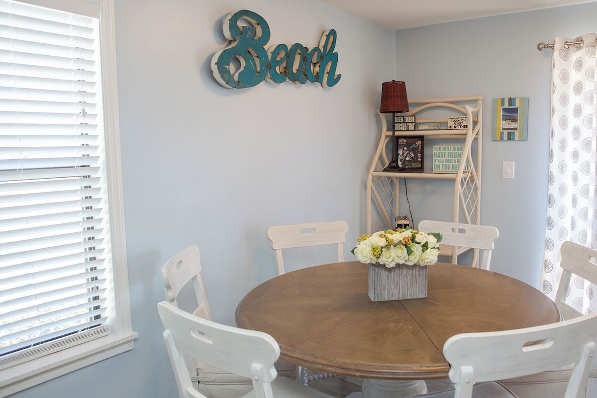 Condo, varias camas, patio, vista al jardín (Beachwood Villas 14I) | Restaurantes