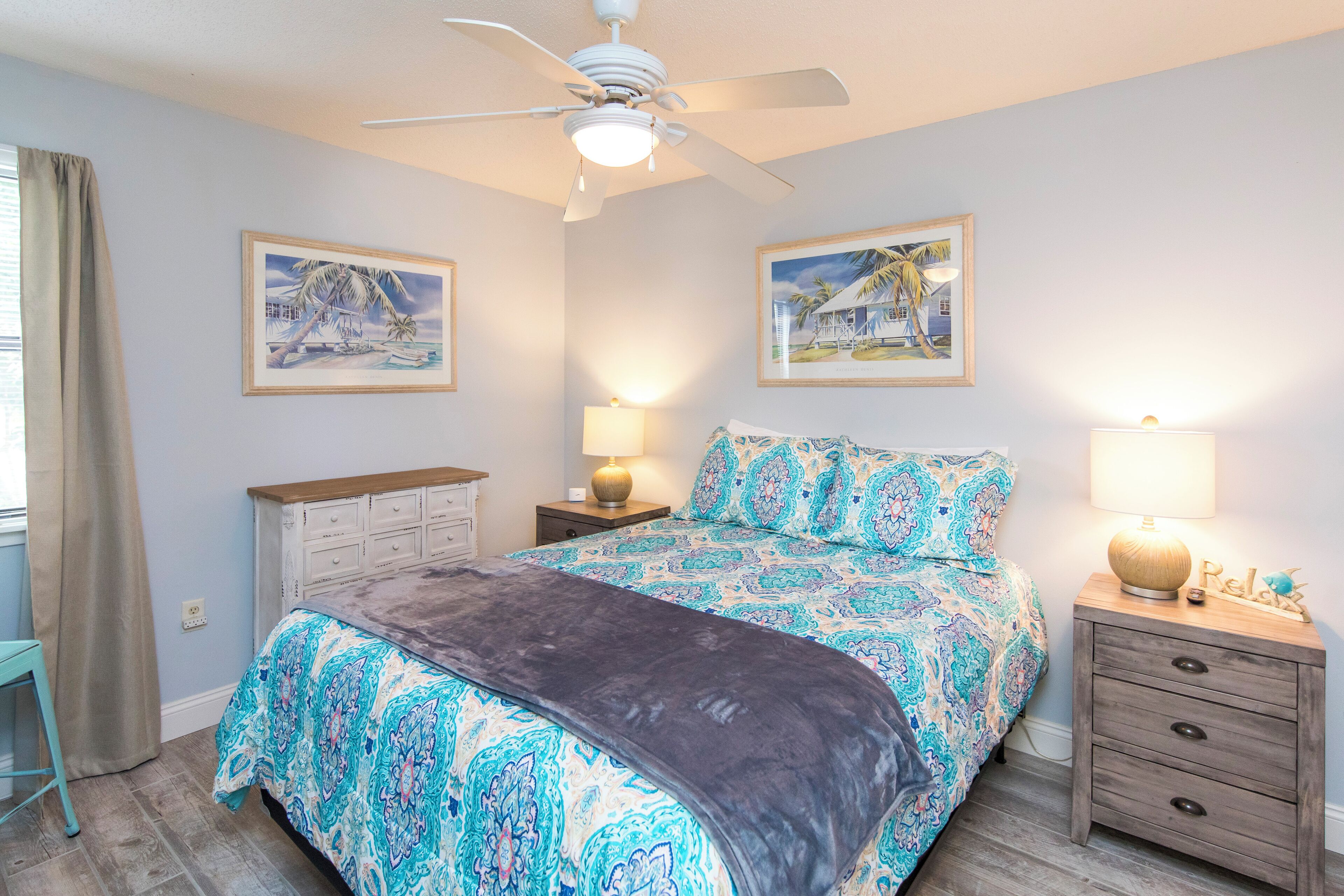 Apartment, 1 Queen-Bett und Schlafsofa, Terrasse, Gartenblick (Beachwood Villas 9E) | 2 Schlafzimmer, individuell dekoriert, individuell eingerichtet