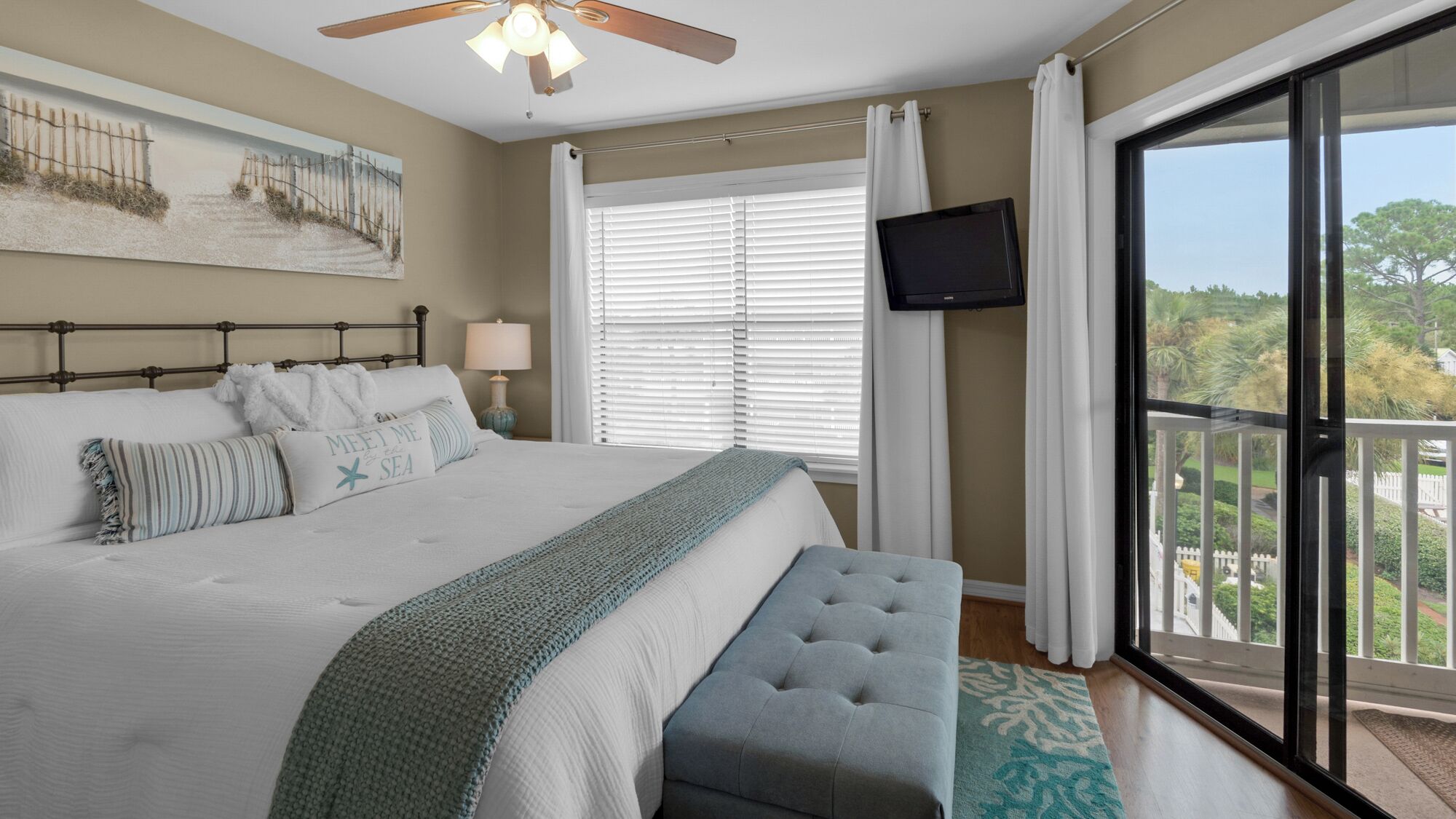 Apartment, Mehrere Betten, Terrasse, Poolblick (Beachwood Villas 10C) | 2 Schlafzimmer, individuell dekoriert, individuell eingerichtet