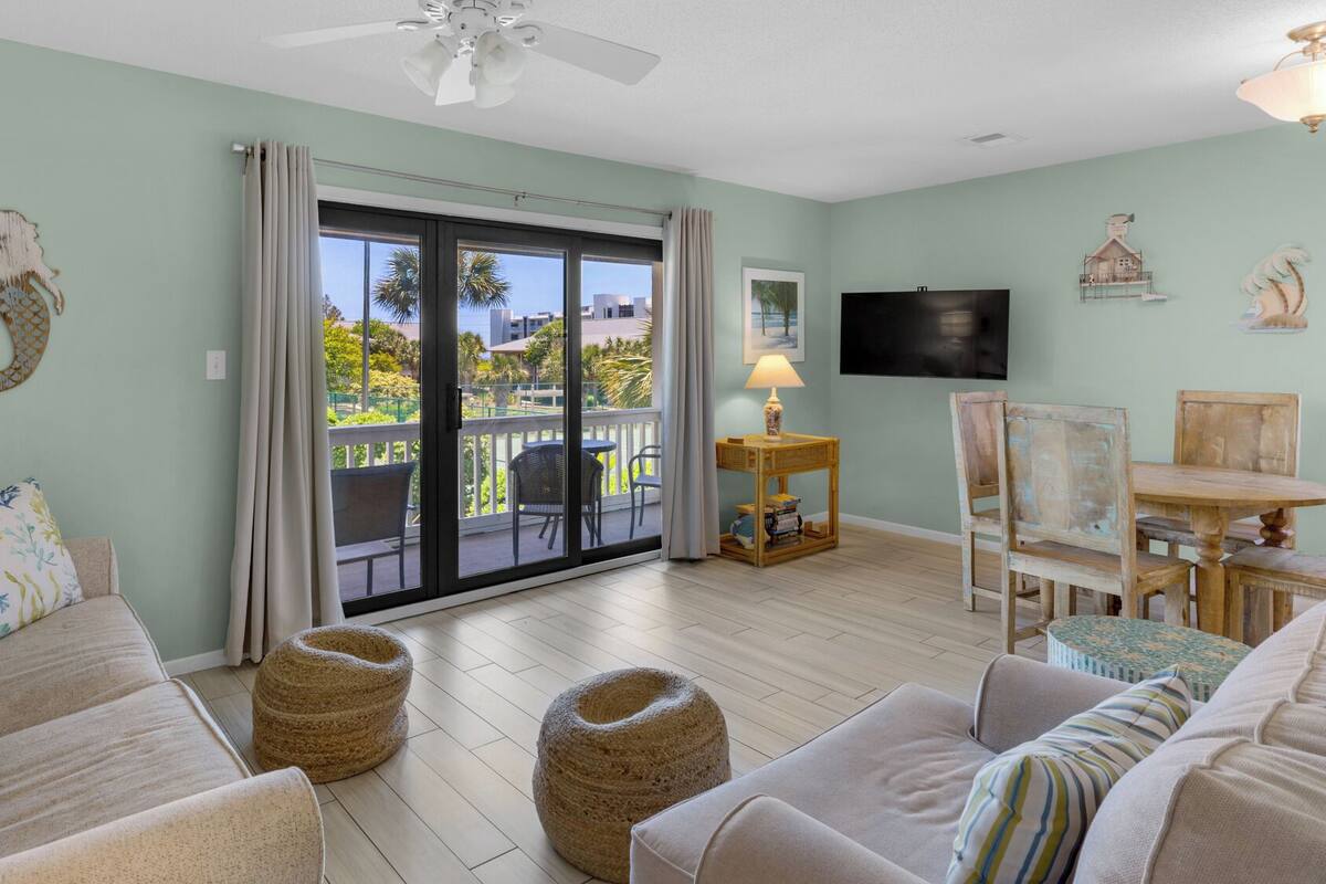 Condo, 1 Queen Bed with Sofa bed, Patio, Garden View (Beachwood Villas 9B) | Living area