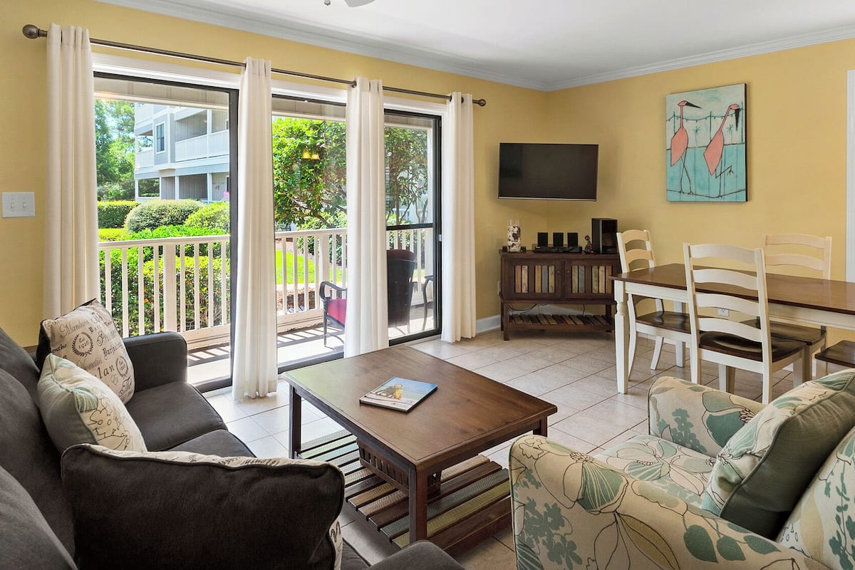 Condo, Multiple Beds, Patio, Garden View (Beachwood Villas 12A) | Living area
