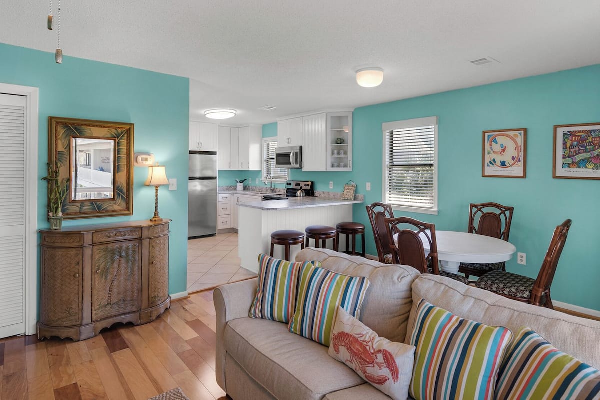 Condo, 1 King Bed with Sofa bed, Patio, Garden View (Beachwood Villas 8H) | Living area
