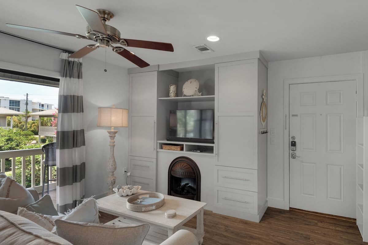 Apartment, Mehrere Betten, Terrasse, Gartenblick (Beachwood Villas 1D) | 2 Schlafzimmer, individuell dekoriert, individuell eingerichtet