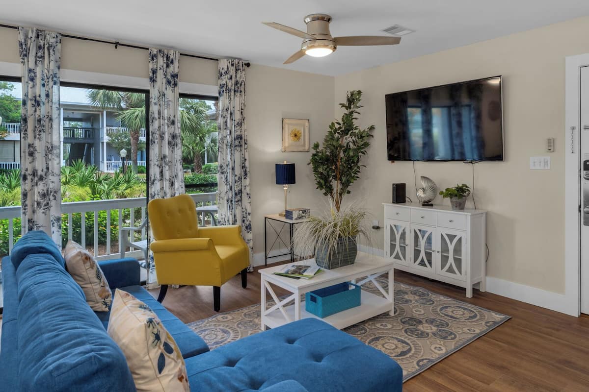Condo, Multiple Beds, Patio, Garden View (Beachwood Villas 4C) | Living area