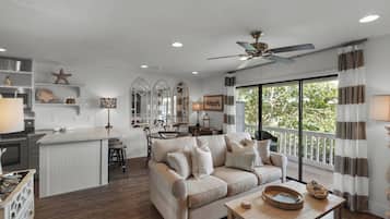 Condo, Multiple Beds, Patio, Garden View (Beachwood Villas 1D) | Living area