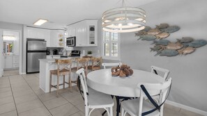 Condo, Multiple Beds, Patio, Garden View (Beachwood Villas 4G) | Dining - Beachwood Villas (Santa Rosa Beach)
