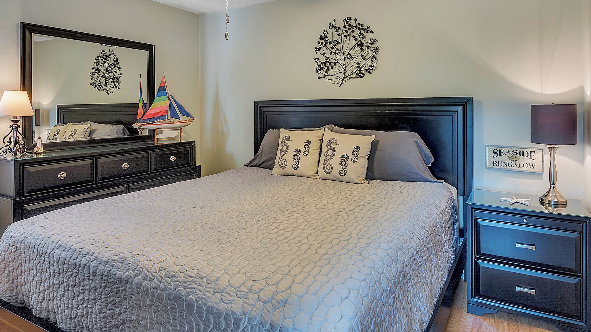 Apartment, Mehrere Betten, Terrasse, Gartenblick (Beachwood Villas 3A) | 2 Schlafzimmer, individuell dekoriert, individuell eingerichtet