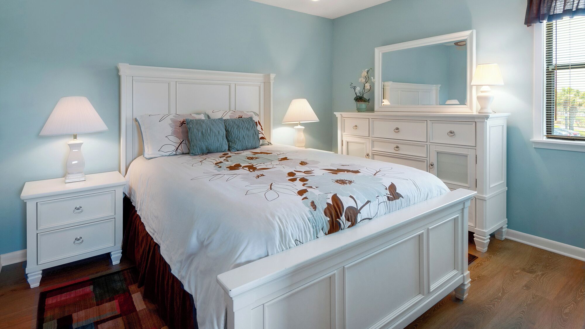 Apartment, 1 Queen-Bett und Schlafsofa, Terrasse, Gartenblick (Beachwood Villas 3H) | 2 Schlafzimmer, individuell dekoriert, individuell eingerichtet