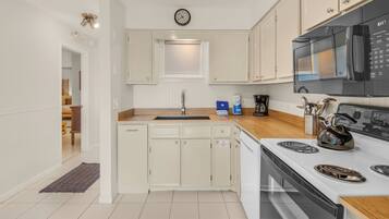 Condo, Multiple Beds, Balcony, Ocean View (Beacons 4) | Private kitchen | Coffee/tea maker