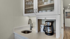 ทาวน์โฮม, หลายเตียง, ลานระเบียง, วิวทะเล (Blue Nine 9) | ภายใน