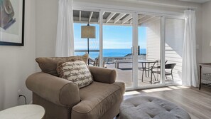 Townhome, Multiple Beds, Patio, Ocean View (Blue Nine 5) | Living area | 42-inch flat-screen TV with digital channels - Blue Nine (Panama City Beach)