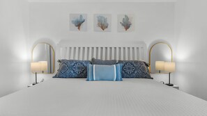 公寓客房, 多張床, 陽台, 海景 (Commodore's Retreat 104) | 1 間臥室、獨特裝潢、布置獨特、床單