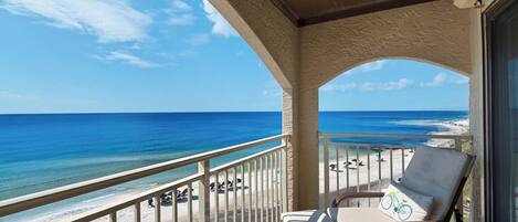 Condo, Plusieurs lits, patio, vue sur l’océan (Dune Villas 5B) | Terrain de l’hébergement
