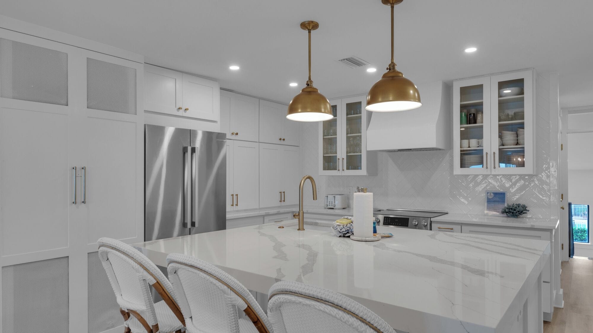 شقة - عدة أسرّة - بشرفة - بمنظر للمحيط (Dune Villas 3B - No Pets Allowed) | مطبخ خاص | ماكينة لصنع القهوة/الشاي، مائدة طعام