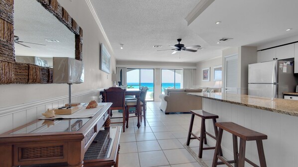 Apartment, 1 King-Bett und Schlafsofa, Terrasse, Meerblick (Dune Villas 5A) | Innenbereich