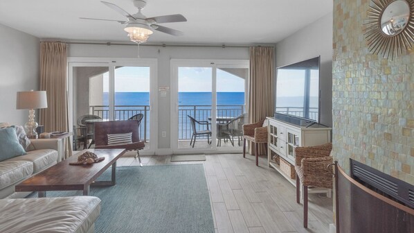 Appart'hôtel, plusieurs lits, patio, vue océan (Dune Villas 5B) | Coin séjour