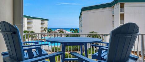 Condo, varias camas, balcón, vista a la alberca (Dunes Of Seagrove 202C) | Restaurante al aire libre