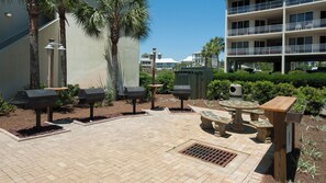 Outdoor dining - Dunes Of Seagrove (Santa Rosa Beach)